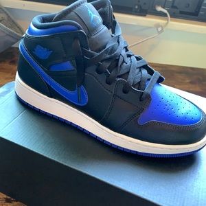 Air Jordan 1 Mid (Black/Hyper Royal- White)